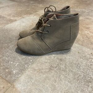 Toms Women's Brown Wedge Ankle Boots